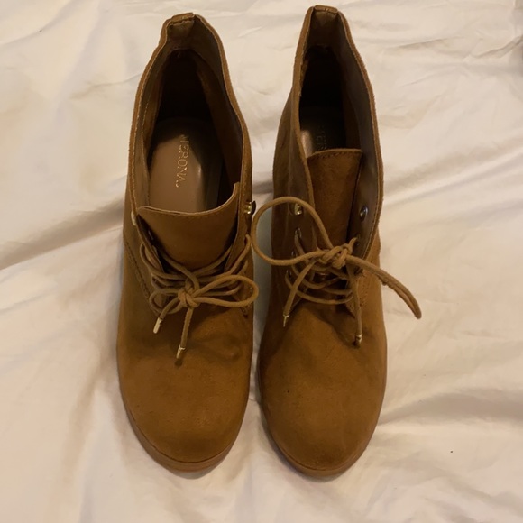 Fall Booties size 9 - Picture 2 of 5